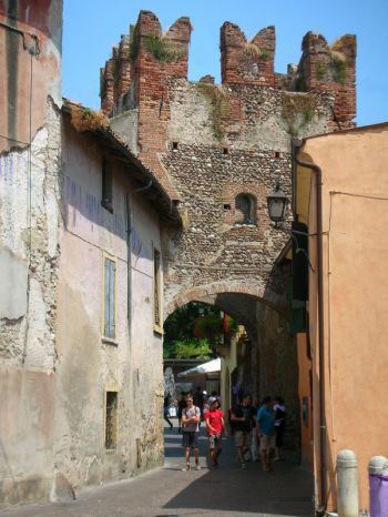 Borghetto, resti dell\'antica porta fortificata